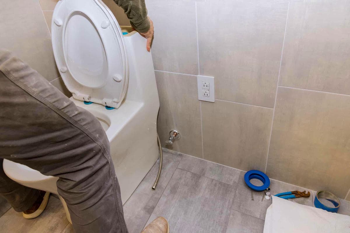 Tuvalette Geri Basma Ne Anlama Gelir? görsel
